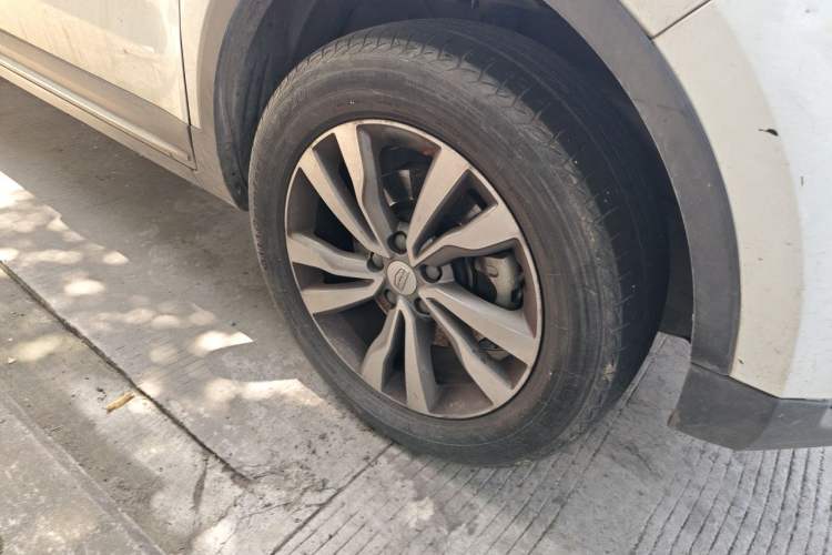 Used Geely Auto Emgrand X7 Sport 2016 1.8TD Automatic Smart Connectivity Version Right Front Wheel Hub