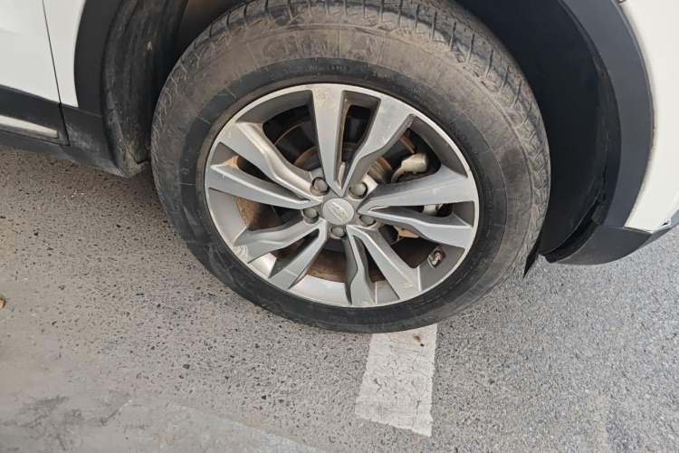Used Geely Auto Emgrand X7 Sport 2016 1.8TD Automatic ZhiShang Model Right Front Wheel Hub
