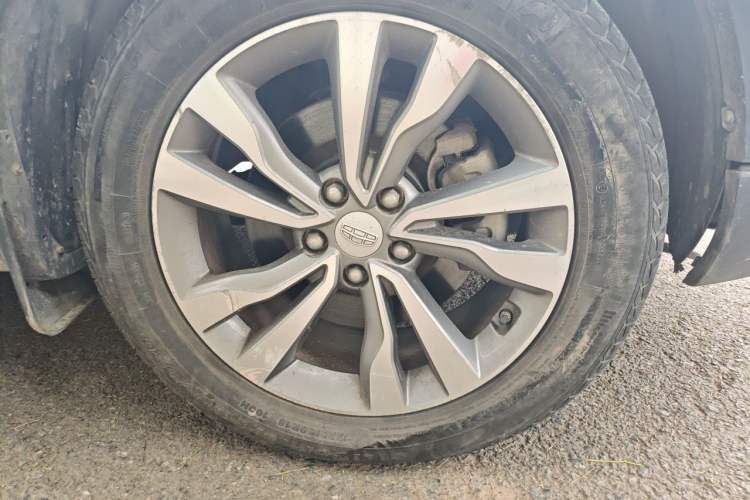 Used Geely Auto Emgrand X7 Sport 2016 1.8TD Automatic ZhiShang Model Right Front Wheel Hub