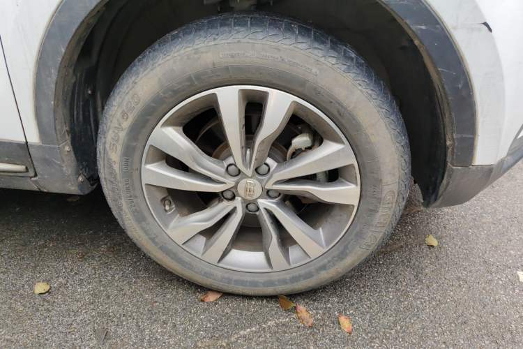 Used Geely Auto Emgrand X7 Sport 2016 1.8TD Automatic Smart Model Right Front Wheel Hub