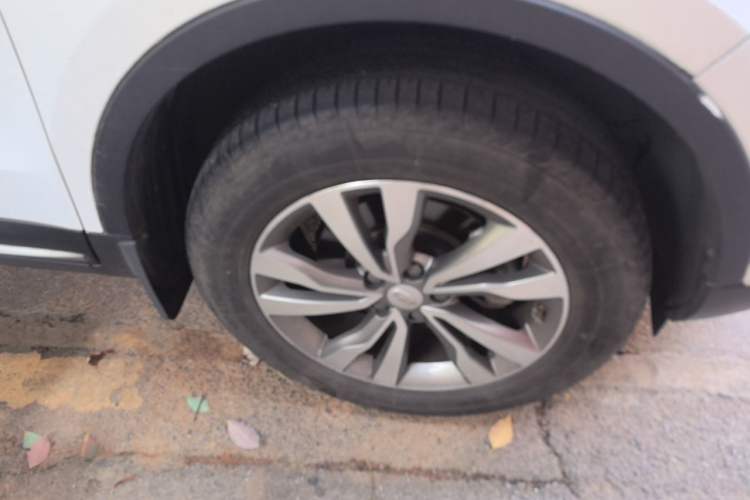 Used Geely Auto Emgrand X7 Sport 2016 1.8TD Automatic Smart Model Right Front Wheel Hub