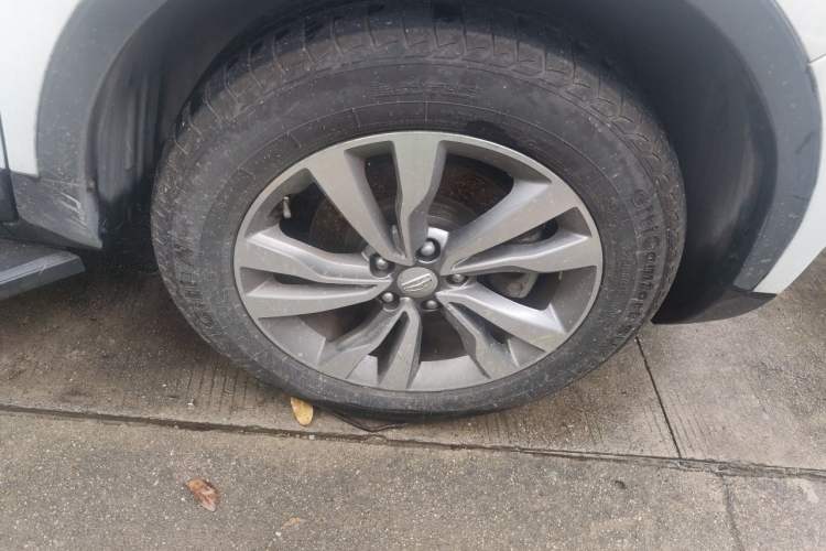 Used Geely Auto Emgrand X7 Sport 2016 1.8TD Automatic ZhiZun Version Right Front Wheel Hub