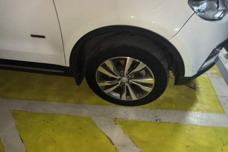 Used Geely Auto Emgrand X7 Sport 2016 1.8TD Automatic ZhiShang Model Right Front Wheel Hub