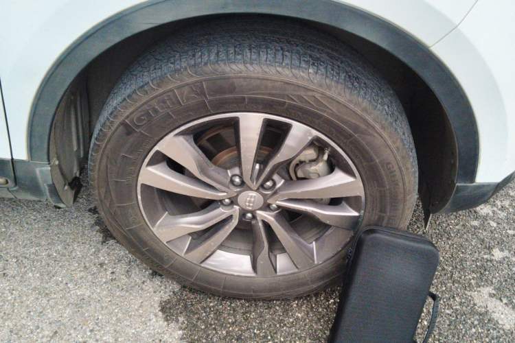 Used Geely Auto Emgrand X7 Sport 2016 1.8TD Automatic ZhiZun Version Right Front Wheel Hub