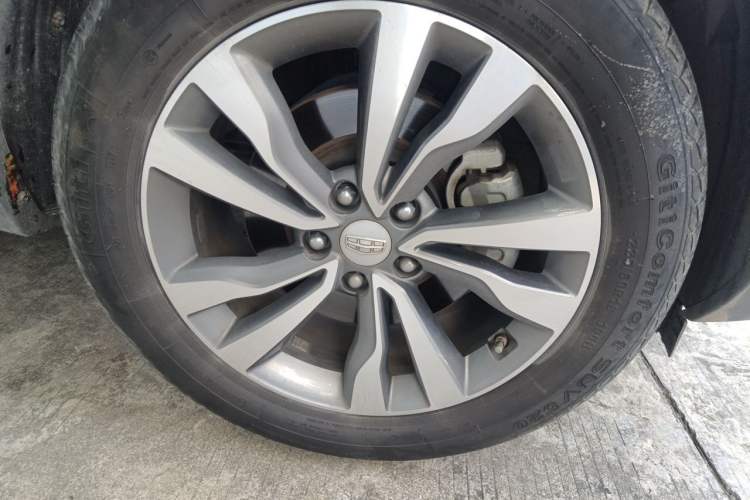 Used Geely Auto Emgrand X7 Sport 2016 1.8TD Automatic Smart Connectivity Version Right Front Wheel Hub