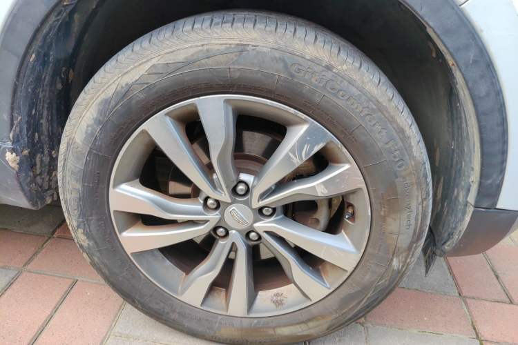 Used Geely Auto Emgrand X7 Sport 2016 1.8TD Automatic ZhiShang Model Right Front Wheel Hub