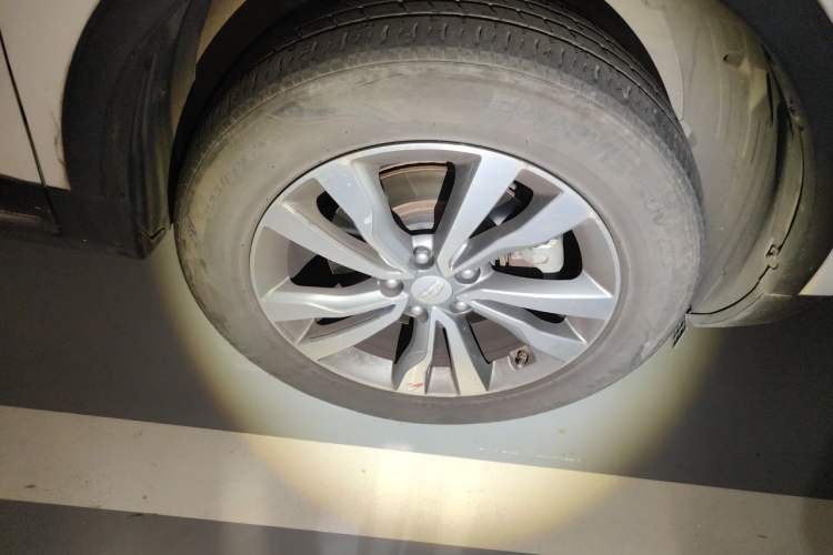 Used Geely Auto Emgrand X7 Sport 2016 1.8TD Automatic Smart Model Right Front Wheel Hub