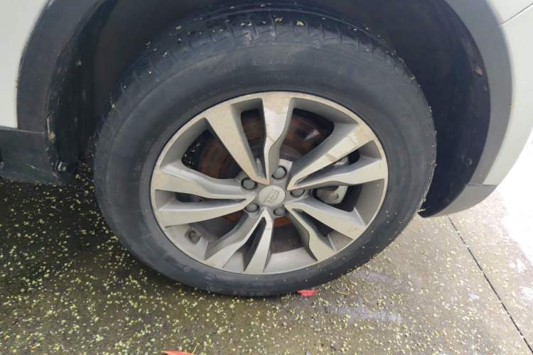 Used Geely Auto Emgrand X7 Sport 2016 1.8TD Automatic Smart Model Right Front Wheel Hub