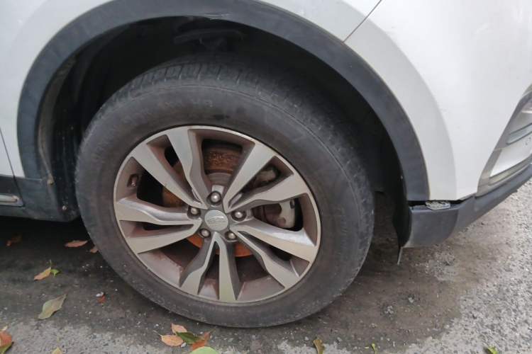 Used Geely Auto Emgrand X7 Sport 2016 1.8TD Automatic ZhiZun Version Right Front Wheel Hub
