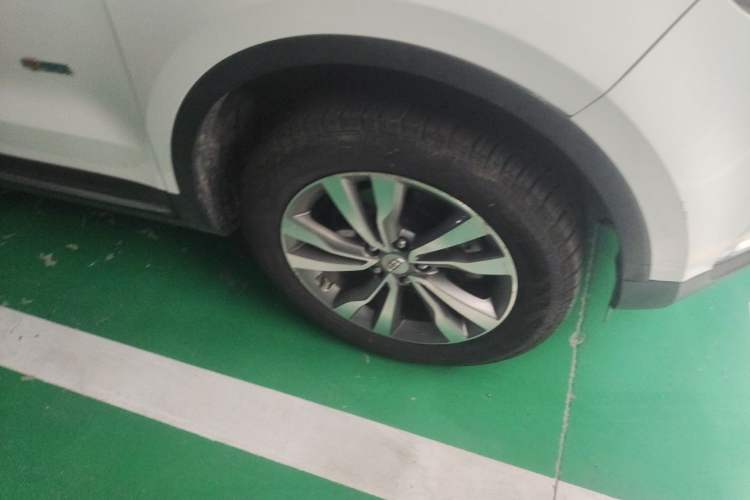 Used Geely Auto Emgrand X7 Sport 2016 1.8TD Automatic ZhiZun Version Right Front Wheel Hub