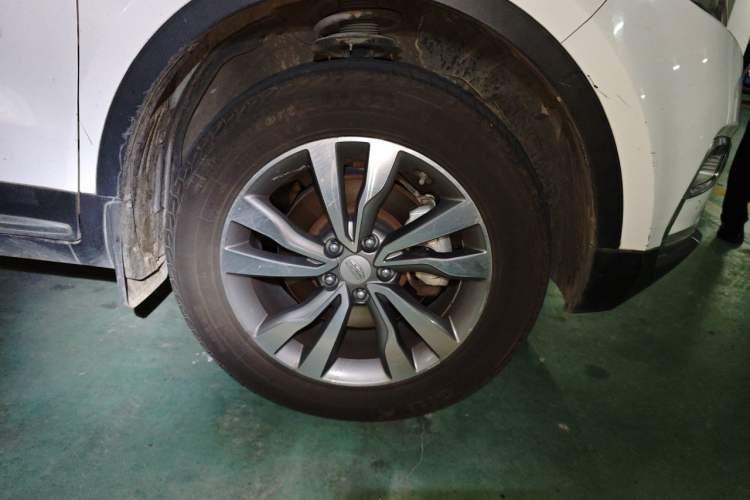 Used Geely Auto Emgrand X7 Sport 2016 1.8TD Automatic Smart Model Right Front Wheel Hub