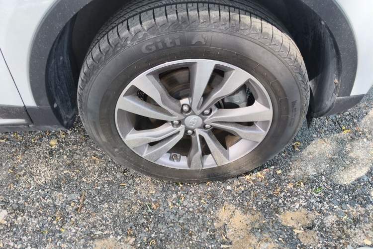 Used Geely Auto Emgrand X7 Sport 2016 1.8TD Automatic Smart Model Right Front Wheel Hub
