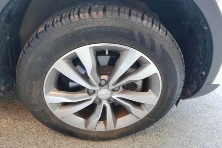 Used Geely Auto Emgrand X7 Sport 2016 1.8TD Automatic ZhiZun Version Right Front Wheel Hub