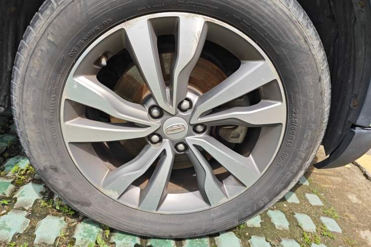 Used Geely Auto Emgrand X7 Sport 2016 1.8TD Automatic ZhiZun Version Right Front Wheel Hub