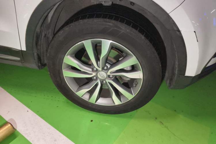 Used Geely Auto Emgrand X7 Sport 2016 1.8TD Automatic ZhiZun Version Right Front Wheel Hub