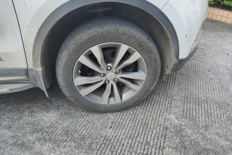 Used Geely Auto Emgrand X7 Sport 2016 2.0L Manual ZhiShang Version Right Front Wheel Hub