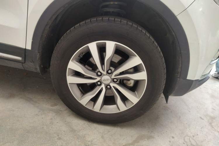 Used Geely Auto Emgrand X7 Sport 2016 1.8TD Automatic ZhiZun Version Right Front Wheel Hub