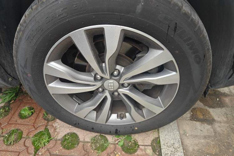 Used Geely Auto Emgrand X7 Sport 2016 1.8TD Automatic Smart Model Right Front Wheel Hub