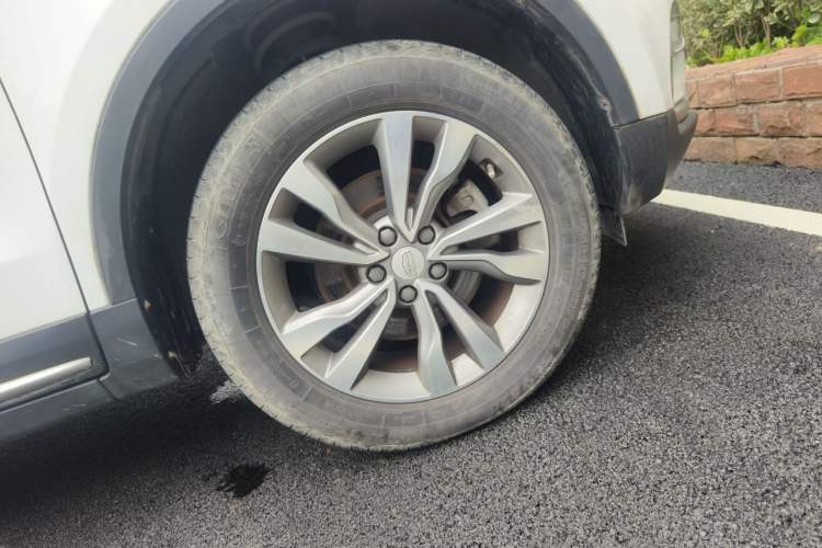 Used Geely Auto Emgrand X7 Sport 2016 2.0L Manual Smart Connect Version Right Front Wheel Hub
