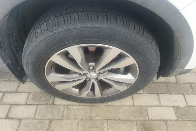 Used Geely Auto Emgrand X7 Sport 2016 1.8TD Automatic ZhiZun Version Right Front Wheel Hub