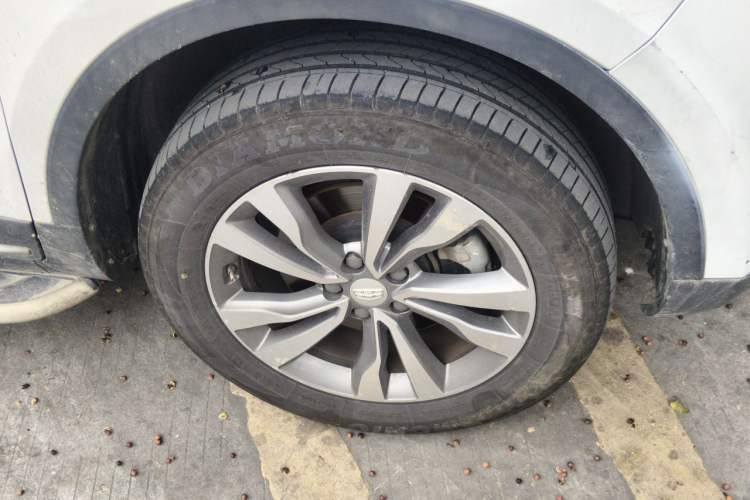 Used Geely Auto Emgrand X7 Sport 2016 1.8TD Automatic Smart Connectivity Version Right Front Wheel Hub