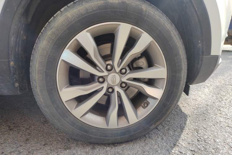 Used Geely Auto Emgrand X7 Sport 2016 2.0L Manual Smart Connect Version Right Front Wheel Hub