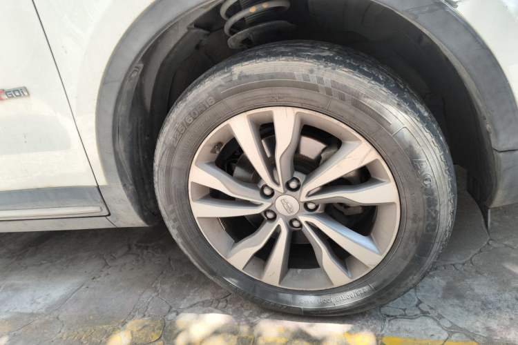 Used Geely Auto Emgrand X7 Sport 2016 1.8TD Automatic Smart Model Right Front Wheel Hub