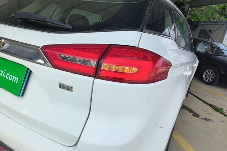 Used Geely Auto Emgrand X7 Sport 2016 1.8TD Automatic ZhiZun Version Right Rear Taillight
