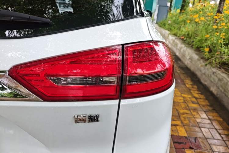 Used Geely Auto Emgrand X7 Sport 2016 1.8TD Automatic ZhiZun Version Right Rear Taillight