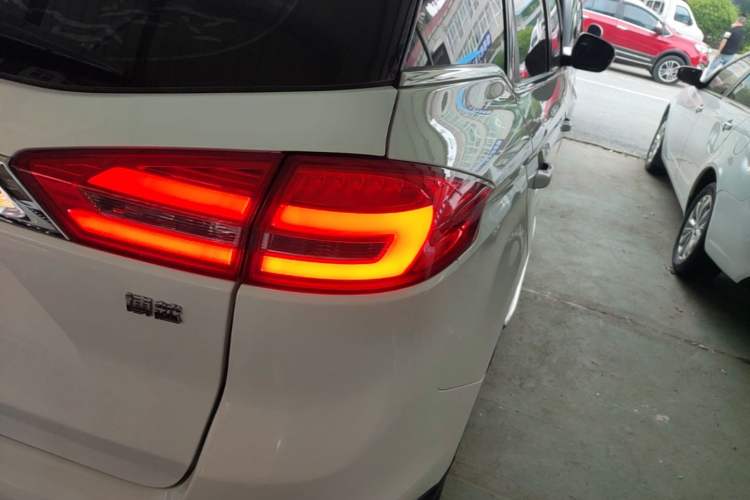Used Geely Auto Emgrand X7 Sport 2016 1.8TD Automatic ZhiShang Model Right Rear Taillight