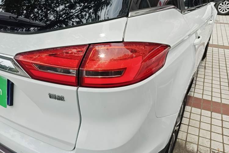Used Geely Auto Emgrand X7 Sport 2016 1.8TD Automatic Smart Connectivity Version Right Rear Taillight