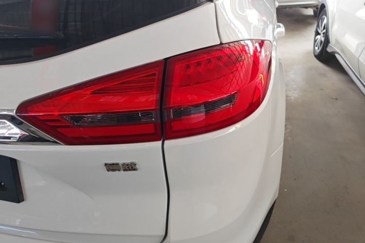 Used Geely Auto Emgrand X7 Sport 2016 2.0L Manual ZhiShang Version Right Rear Taillight