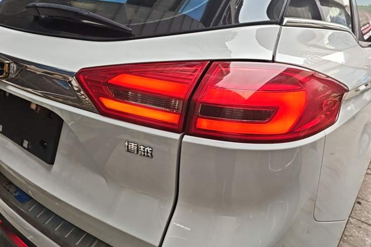 Used Geely Auto Emgrand X7 Sport 2016 1.8TD Automatic ZhiZun Version Right Rear Taillight