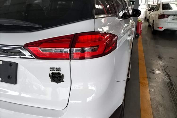 Used Geely Auto Emgrand X7 Sport 2016 1.8TD Automatic ZhiZun Version Right Rear Taillight