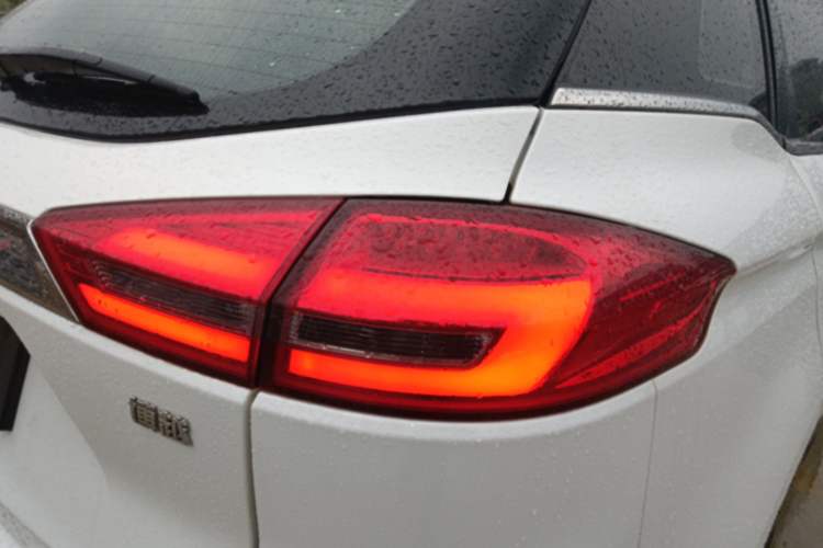 Used Geely Auto Emgrand X7 Sport 2016 1.8TD Automatic ZhiShang Model Right Rear Taillight