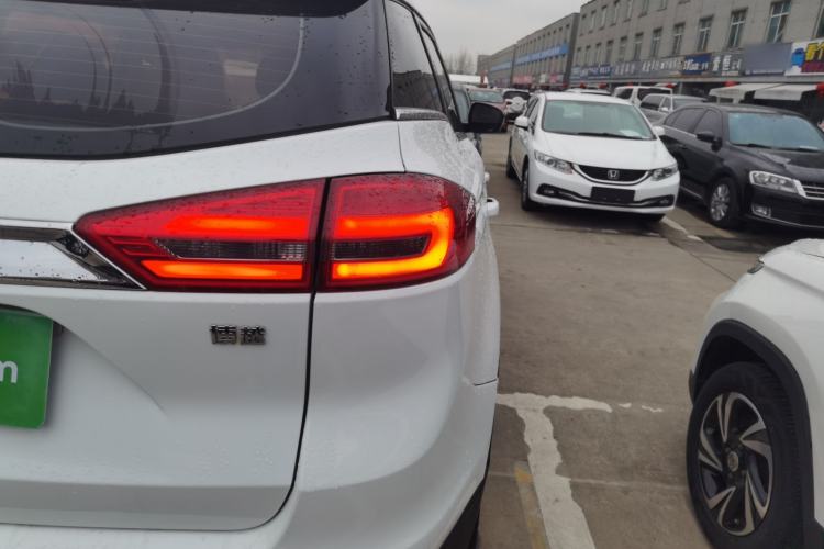Used Geely Auto Emgrand X7 Sport 2016 1.8TD Automatic ZhiShang Model Right Rear Taillight