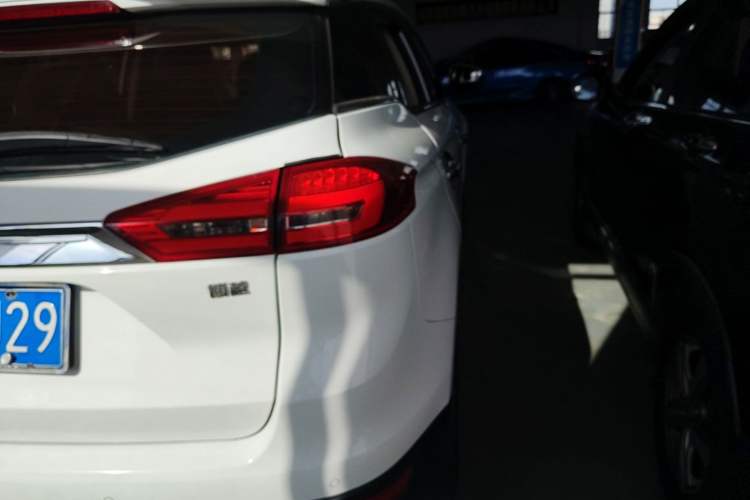 Used Geely Auto Emgrand X7 Sport 2016 2.0L Manual Smart Connect Version Right Rear Taillight