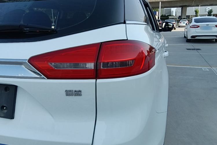 Used Geely Auto Emgrand X7 Sport 2016 1.8TD Automatic Smart Model Right Rear Taillight