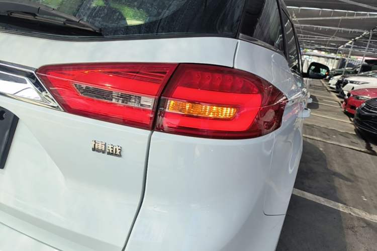 Used Geely Auto Emgrand X7 Sport 2016 2.0L Manual ZhiShang Version Right Rear Taillight