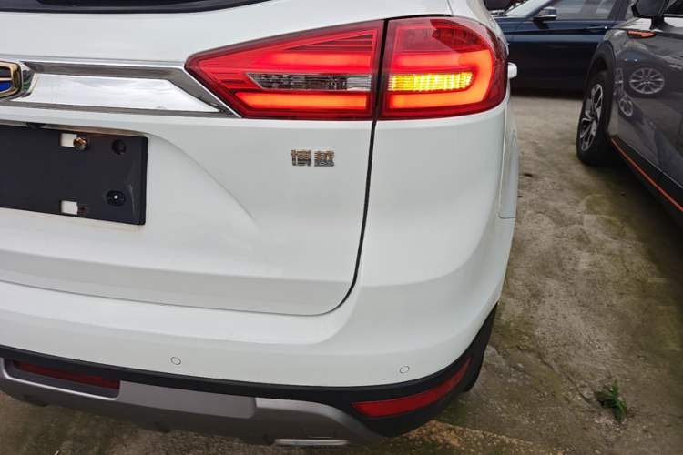 Used Geely Auto Emgrand X7 Sport 2016 1.8TD Automatic ZhiZun Version Right Rear Taillight