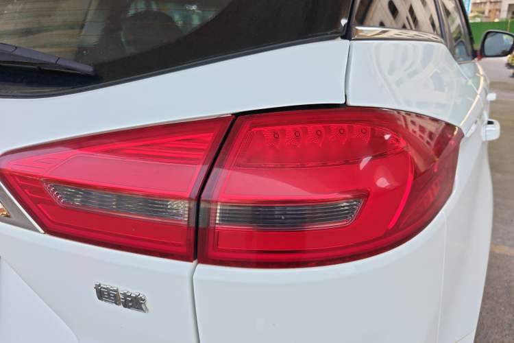 Used Geely Auto Emgrand X7 Sport 2016 1.8TD Automatic Smart Connectivity Version Right Rear Taillight