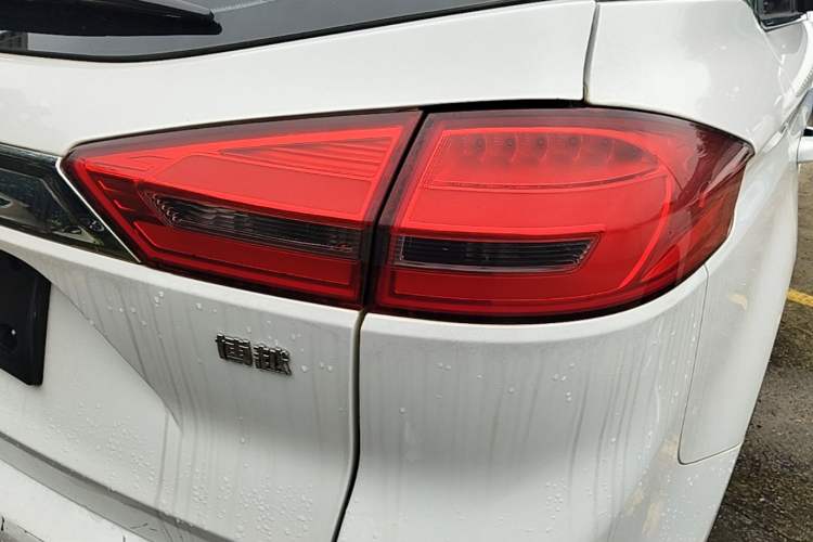 Used Geely Auto Emgrand X7 Sport 2016 1.8TD Automatic Smart Connectivity Version Right Rear Taillight