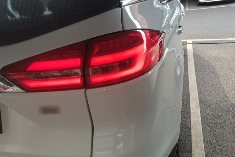 Used Geely Auto Emgrand X7 Sport 2016 1.8TD Automatic Smart Model Right Rear Taillight
