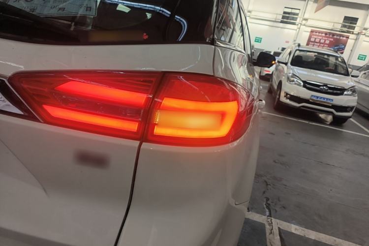 Used Geely Auto Emgrand X7 Sport 2016 1.8TD Automatic ZhiZun Version Right Rear Taillight