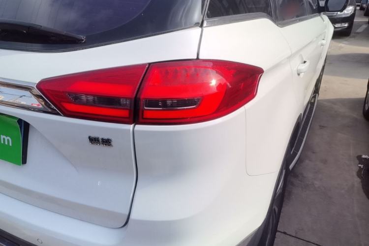 Used Geely Auto Emgrand X7 Sport 2016 1.8TD Automatic ZhiZun Version Right Rear Taillight