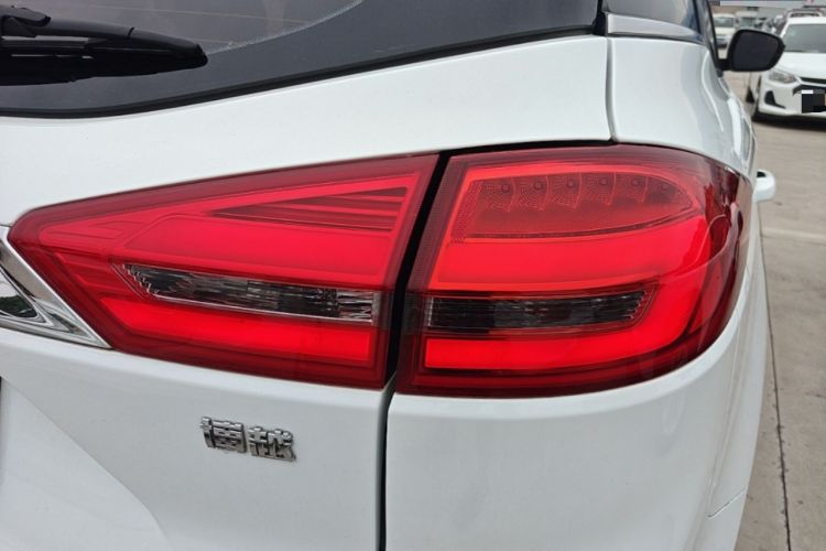 Used Geely Auto Emgrand X7 Sport 2016 1.8TD Automatic ZhiShang Model Right Rear Taillight