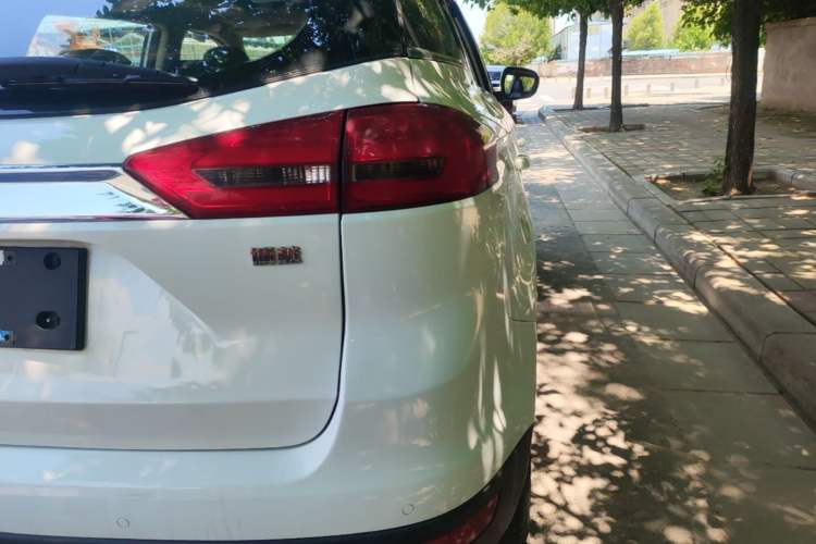 Used Geely Auto Emgrand X7 Sport 2016 1.8TD Automatic Smart Connectivity Version Right Rear Taillight