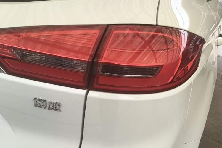 Used Geely Auto Emgrand X7 Sport 2016 1.8TD Automatic ZhiZun Version Right Rear Taillight