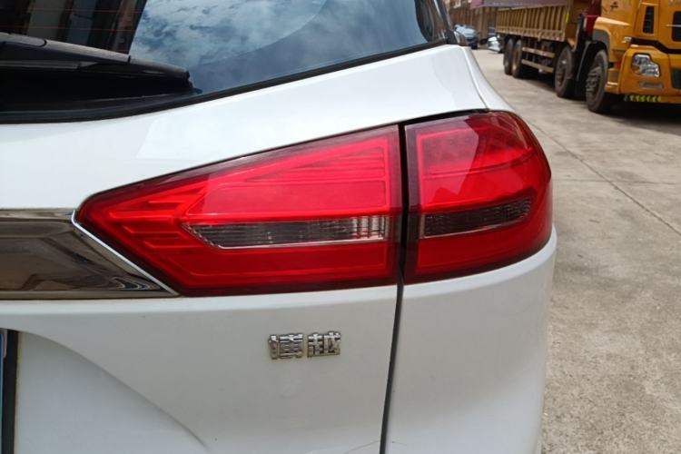 Used Geely Auto Emgrand X7 Sport 2016 1.8TD Automatic Smart Connectivity Version Right Rear Taillight