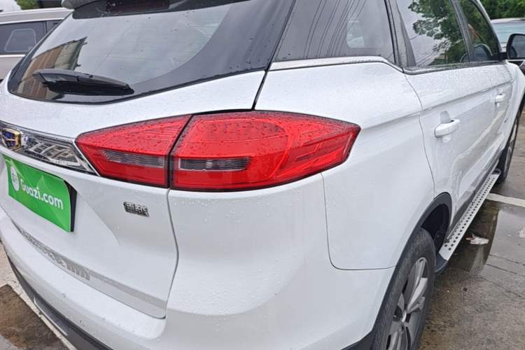 Used Geely Auto Emgrand X7 Sport 2016 1.8TD Automatic ZhiShang Model Right Rear Taillight